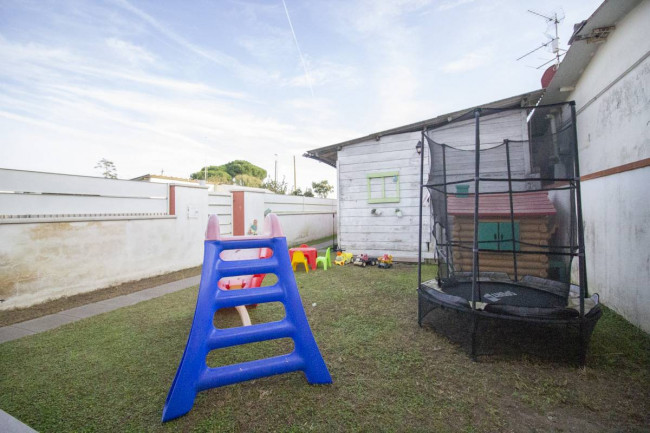 Casa indipendente in vendita a Torre Del Lago Puccini, Viareggio (LU)