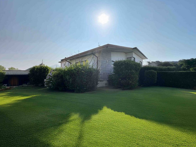 Casa / Villa in Vendita a Pietrasanta