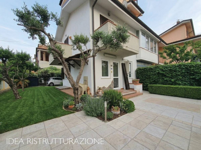 Casa / Villa in Vendita a Viareggio