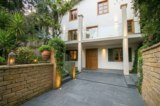 Casa / Villa in Vendita a Pietrasanta