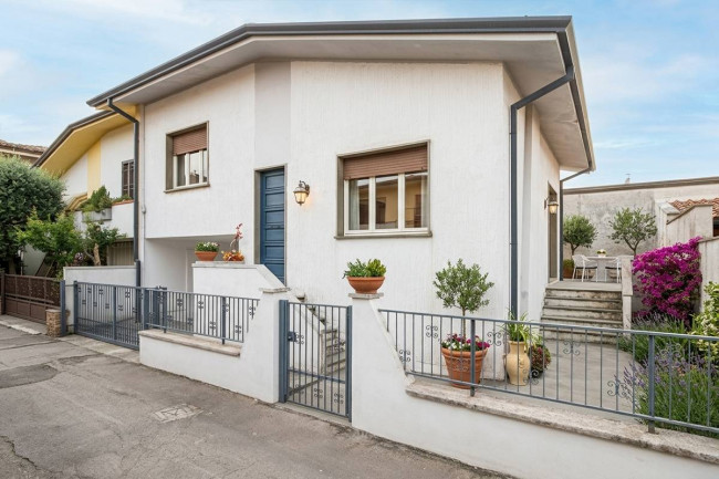 Casa / Villa in Vendita a Viareggio