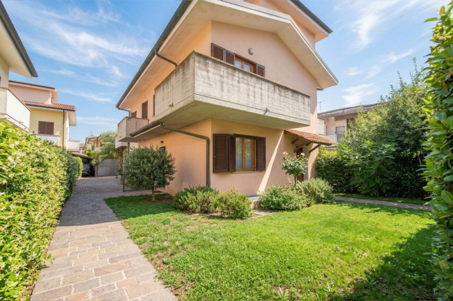 Casa / Villa in Vendita a Viareggio