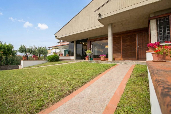 Casa / Villa in Vendita a Camaiore