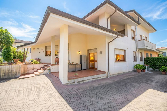 Casa / Villa in Vendita a Massarosa
