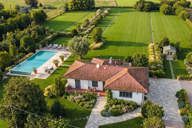 Casa / Villa in Vendita a Camaiore