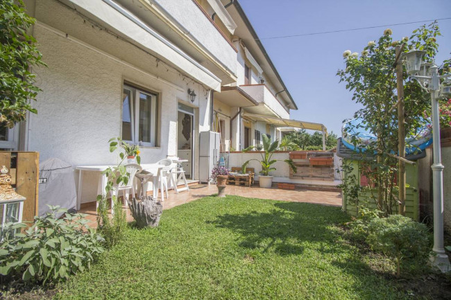Appartamento in Vendita a Viareggio