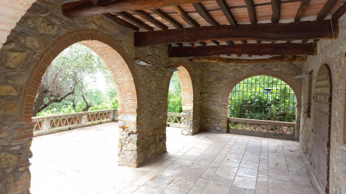 Rustico in Vendita a Massarosa