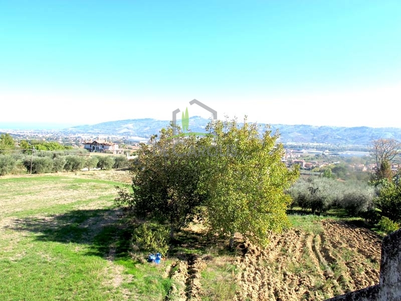 Villa MONSAMPOLO DEL TRONTO vendita  Monsampolo  De Carolis Immobiliare