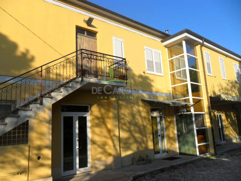 Villa Unifamiliare - Indipendente CASTIGNANO vendita  Ripaberarda  De Carolis Immobiliare