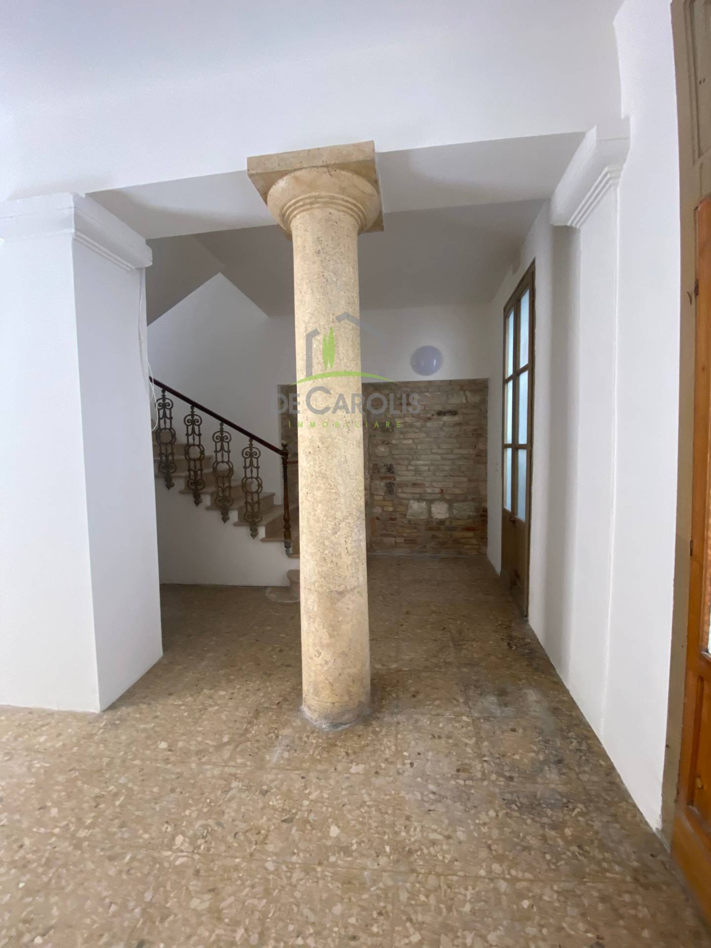 Appartamento ASCOLI PICENO vendita  Centro Storico  De Carolis Immobiliare