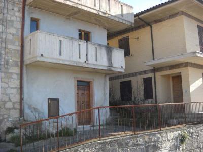 Casa singola in Vendita a Valle Castellana