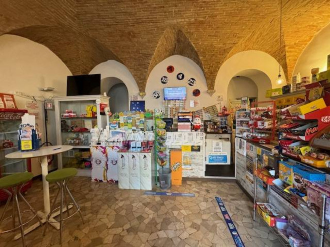 Attività commerciale in vendita a Ascoli Piceno (AP)