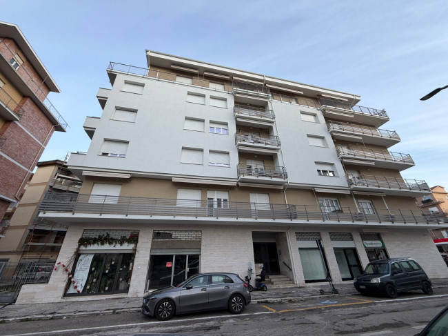 Locale commerciale in Affitto a Ascoli Piceno