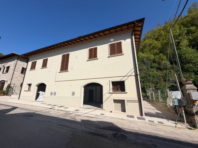 Casa singola in Vendita a Arquata del Tronto