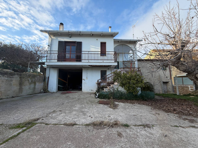 Casa singola in Vendita a Cupra Marittima