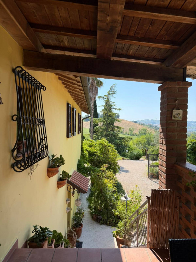 Villa in Vendita a Castel di Lama