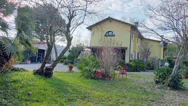 Villa in Vendita a Castel di Lama