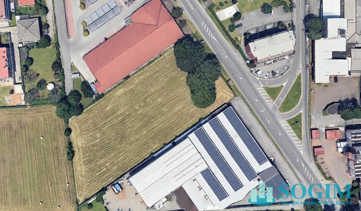 Terreno commerciale in Vendita