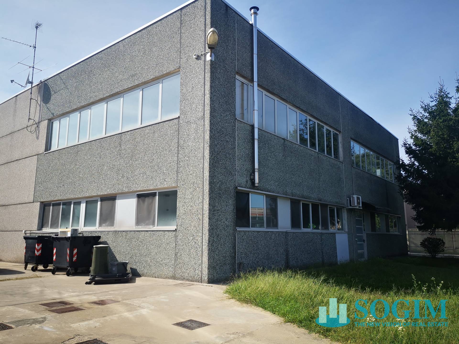 Capannone in Affitto