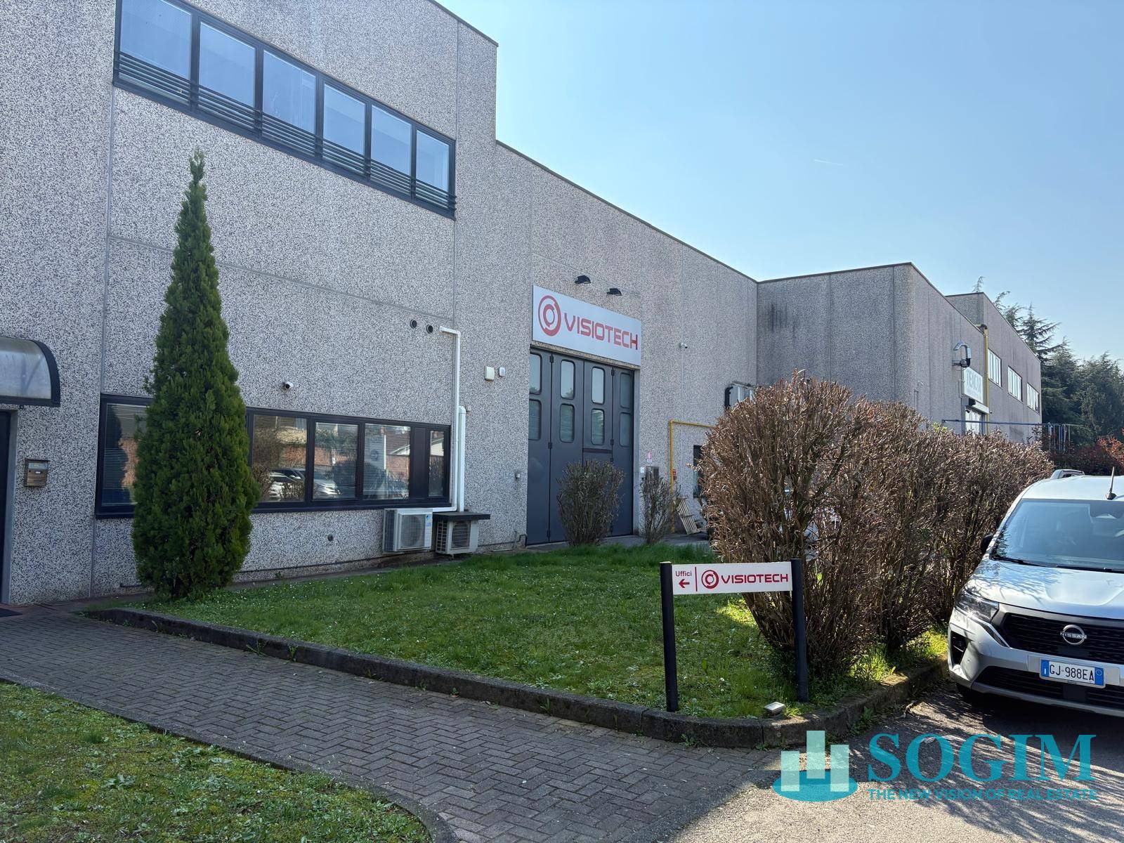 Capannone in Affitto