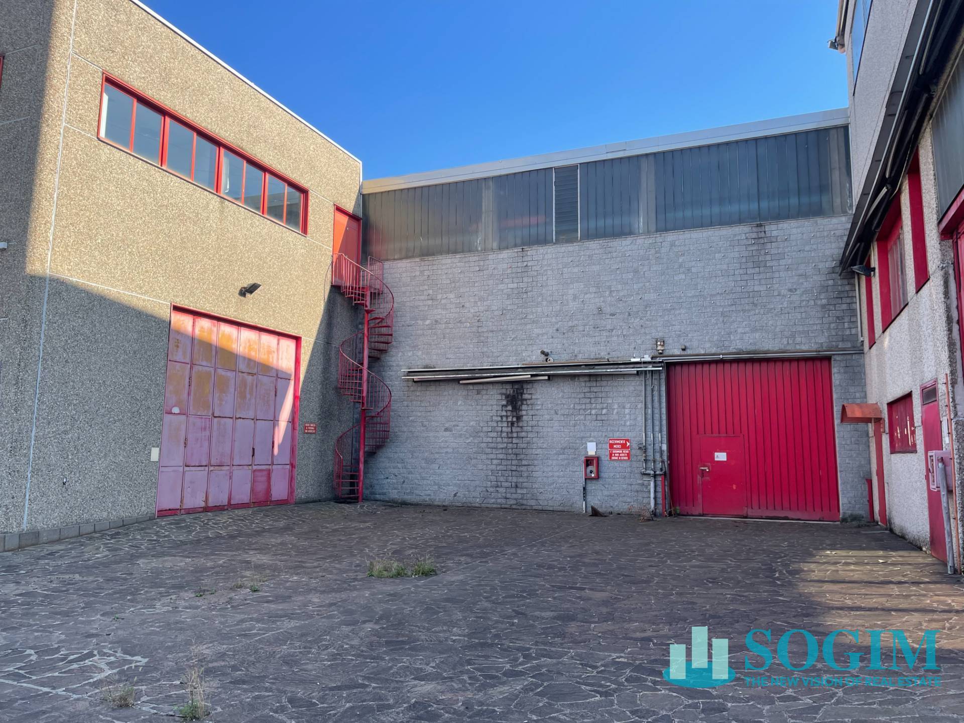 Capannone in Vendita