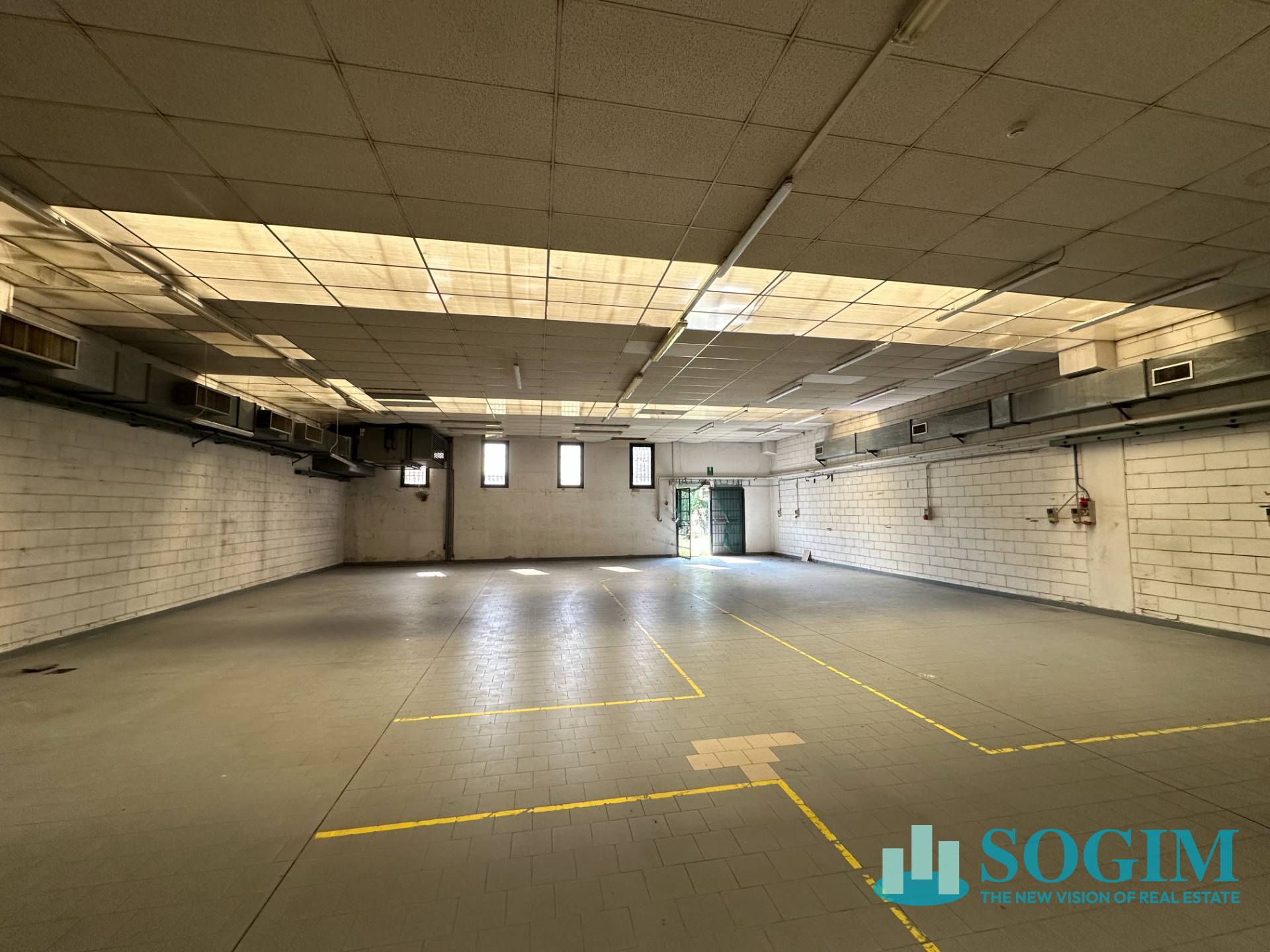 Capannone in Vendita