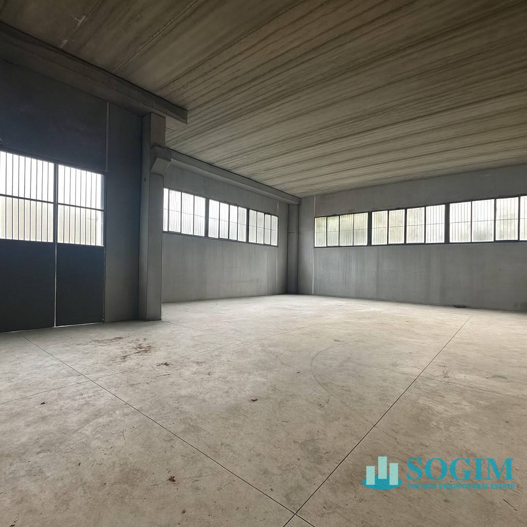 Capannone in Vendita