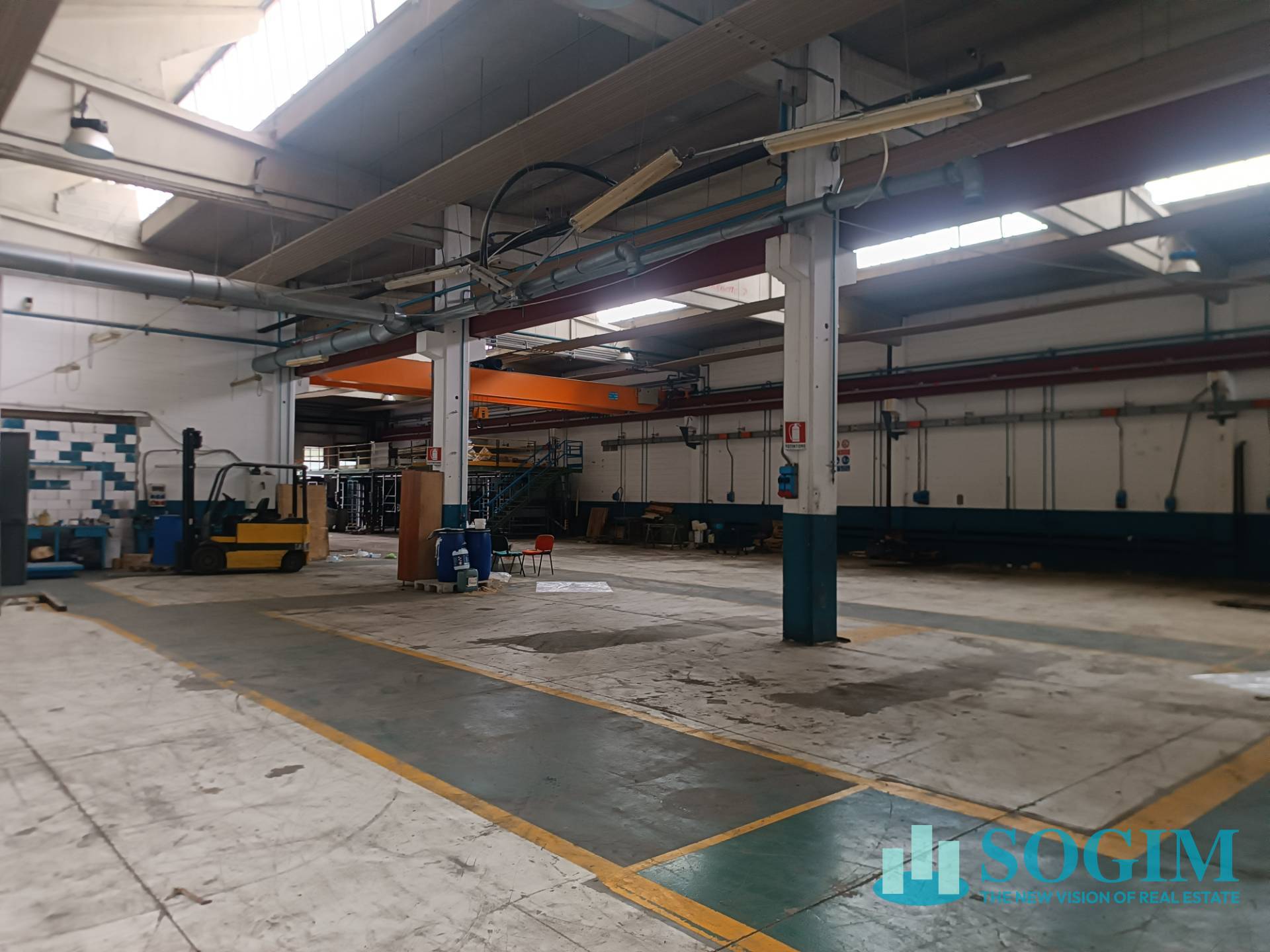 Capannone in Affitto