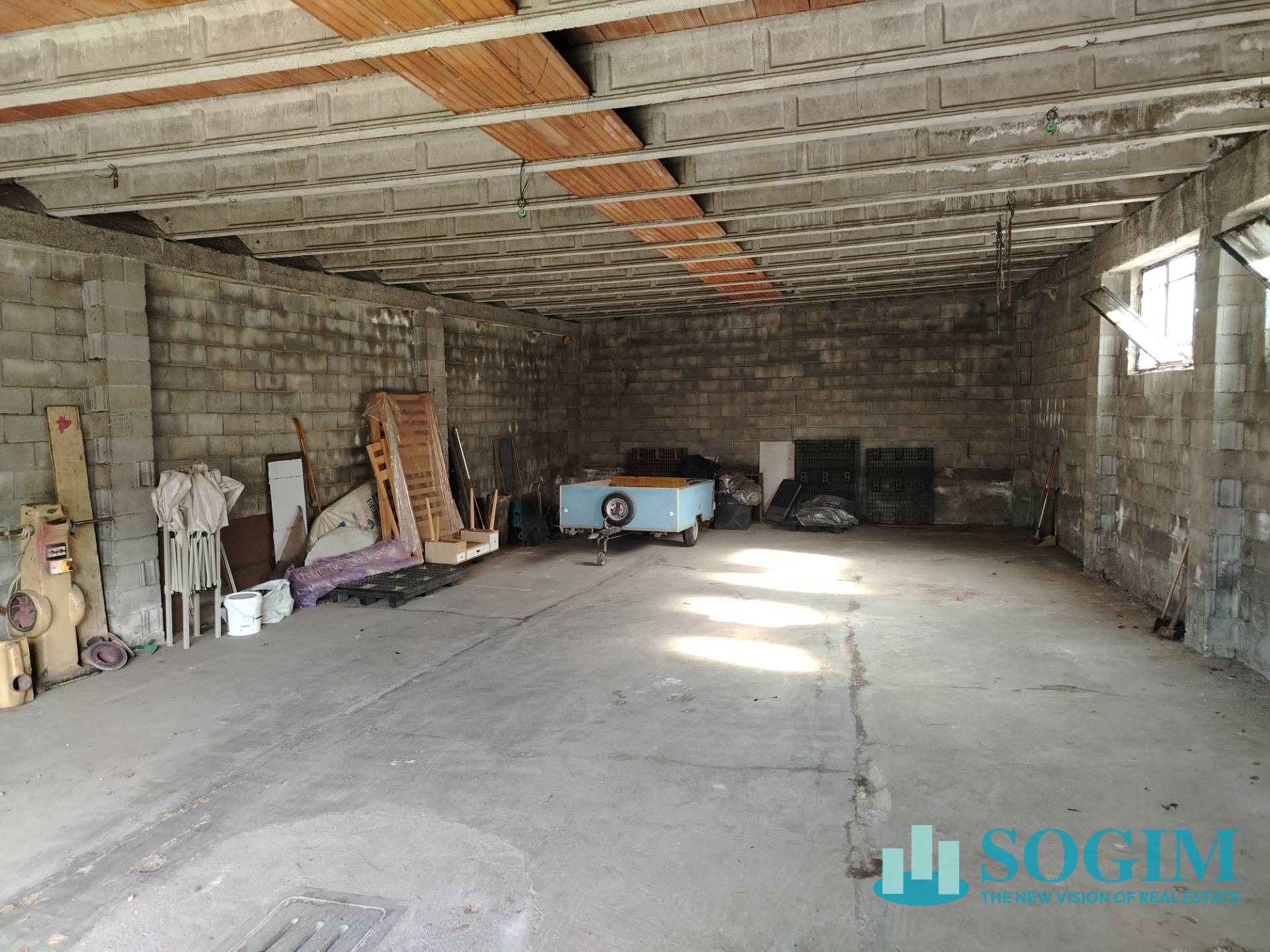 Box o garage in Affitto