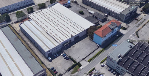 Capannone in Vendita a Vedano al Lambro