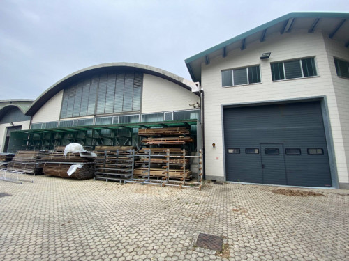 Capannone in Affitto a Cantù