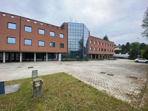 Ufficio in Affitto a Cantù