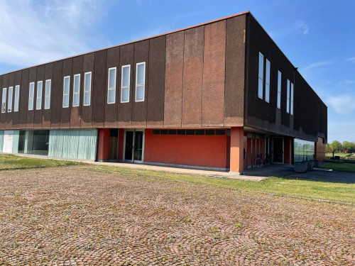 Capannone in Vendita a Rivolta d'Adda