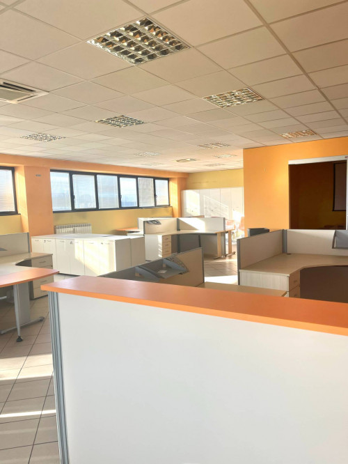 Ufficio in Affitto a Origgio