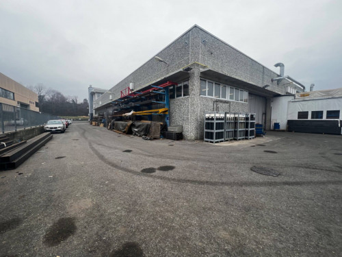 Capannone + Palazzina Uffici in Vendita a Alserio
