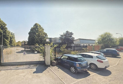 Capannone in Vendita a Caronno Pertusella