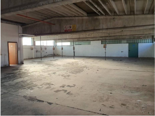 Capannone in Affitto a Vertemate con Minoprio