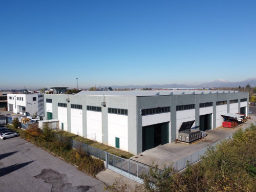 Capannone in Vendita a Pozzo d'Adda