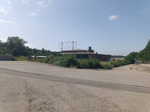 Capannone in Vendita a Binago