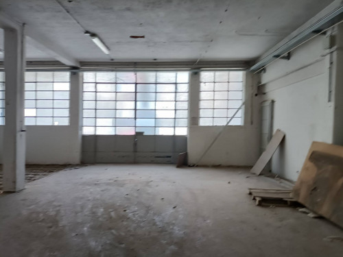 Capannone in Vendita a Inverigo