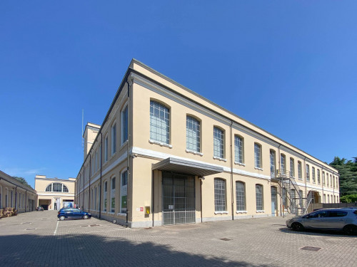 Capannone in Affitto a Gallarate