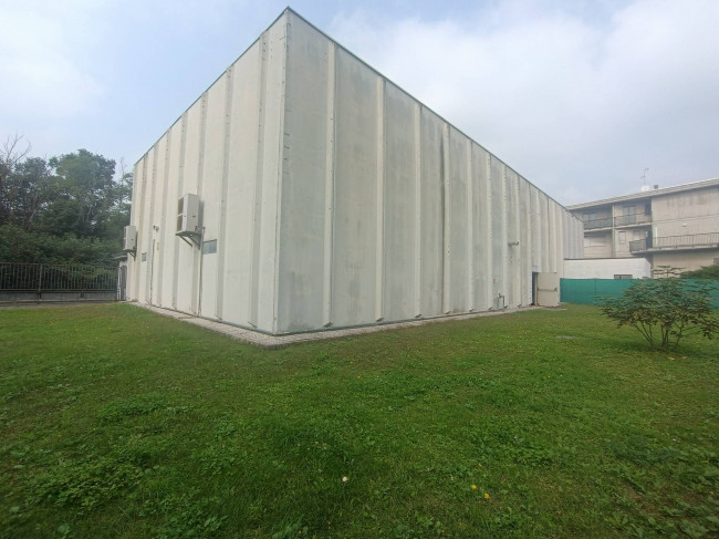 Capannone in Vendita a Oltrona di San Mamette