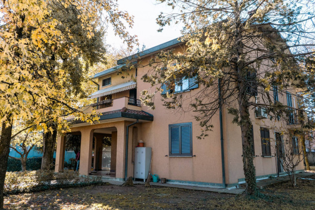Villa in vendita a Pessano Con Bornago (MI)