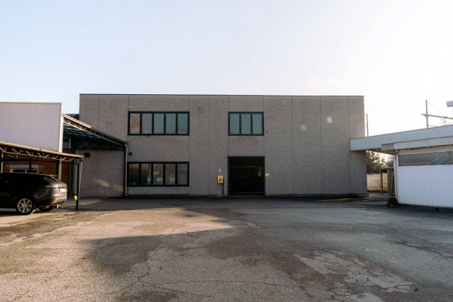 Capannone in Vendita a Lissone