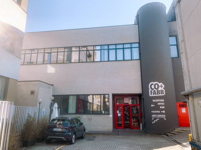 Capannone + Palazzina Uffici in Vendita a Sesto San Giovanni