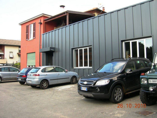 Capannone in Vendita a Tradate