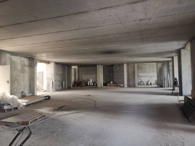 Immobile commerciale in Affitto a Paderno Dugnano