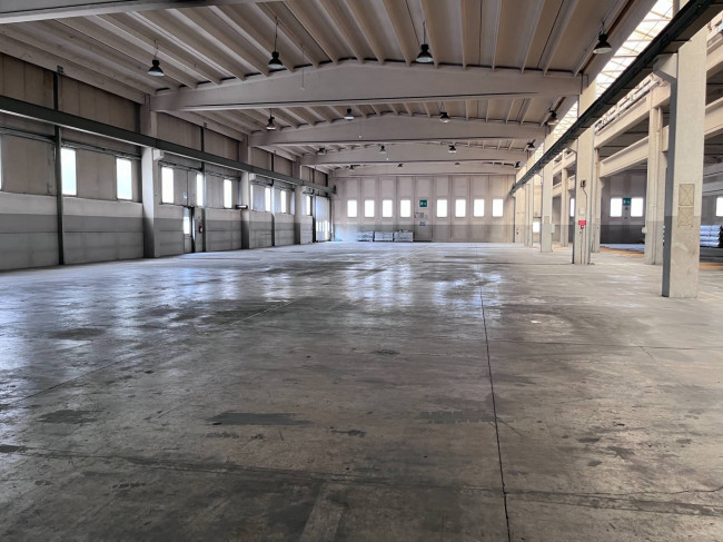 Capannone in Affitto a Abbiategrasso