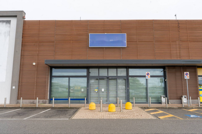 Immobile commerciale in Affitto a San Giuliano Milanese