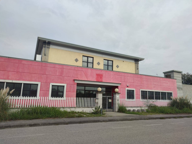 Immobile commerciale in Affitto a Treviglio